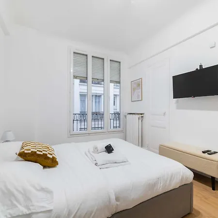 Daire Elegant Sacre Coeur Metro Anvers - 18 -2p - Flat-guest *