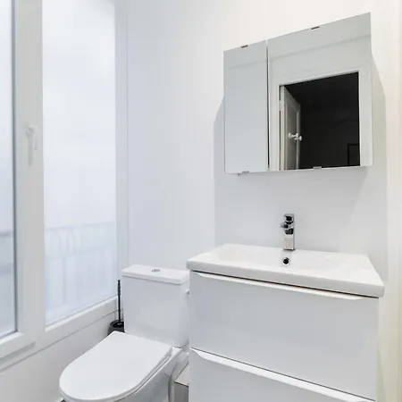 Elegant Sacre Coeur Metro Anvers - 18 -2p - Flat-guest Daire