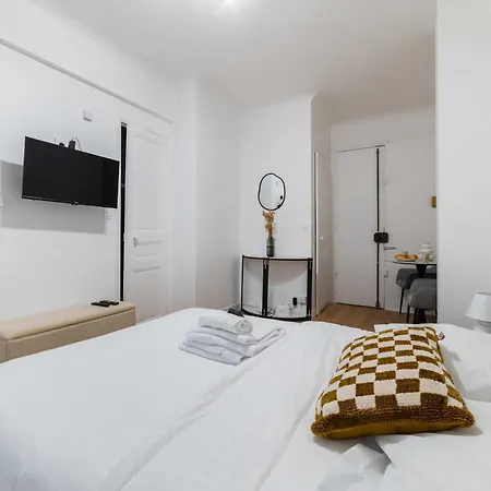 Elegant Sacre Coeur Metro Anvers - 18 -2p - Flat-guest * باريس