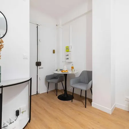 Elegant Sacre Coeur Metro Anvers - 18 -2p - Flat-guest شقة